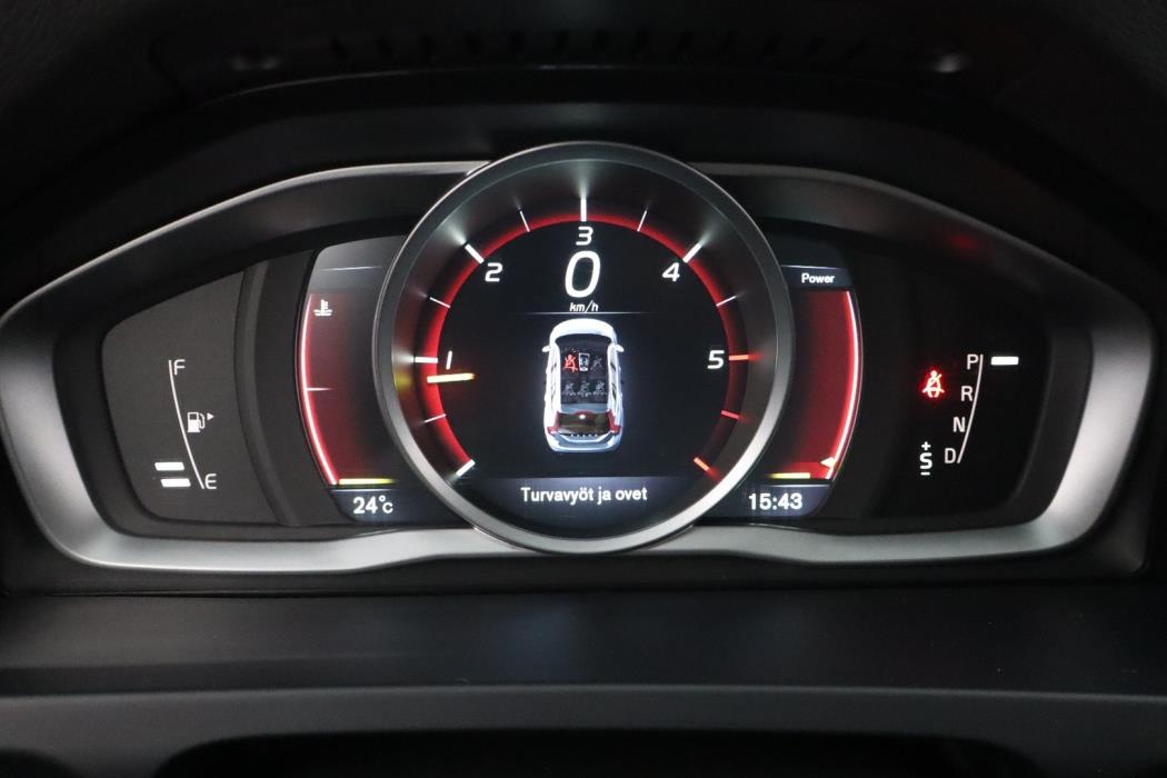 VOLVO V60 2015