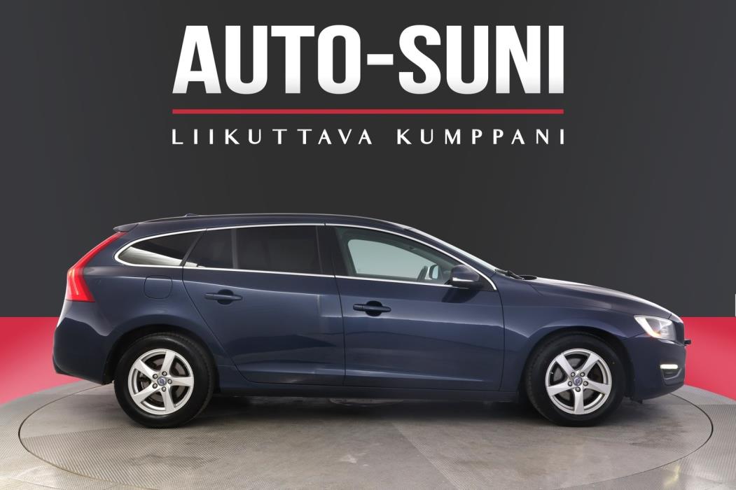 VOLVO V60 2015