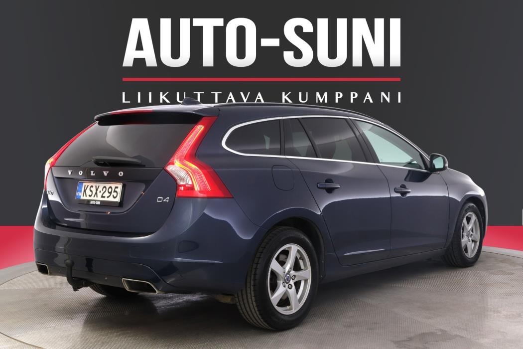 VOLVO V60 2015