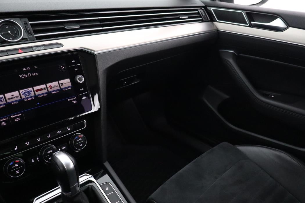 VOLKSWAGEN Passat 2018