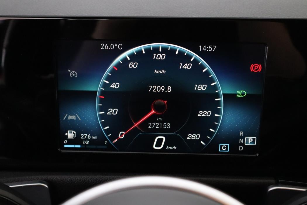 MERCEDES-BENZ GLB 2021