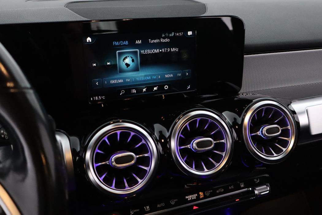 MERCEDES-BENZ GLB 2021