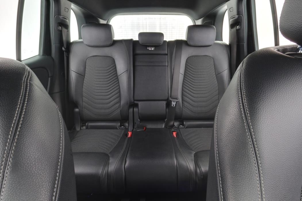 MERCEDES-BENZ GLB 2021