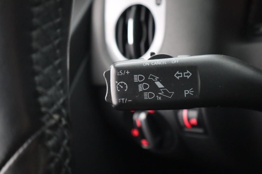 VOLKSWAGEN Tiguan 2013