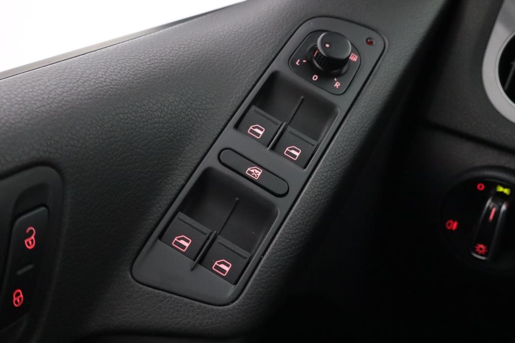 VOLKSWAGEN Tiguan 2013