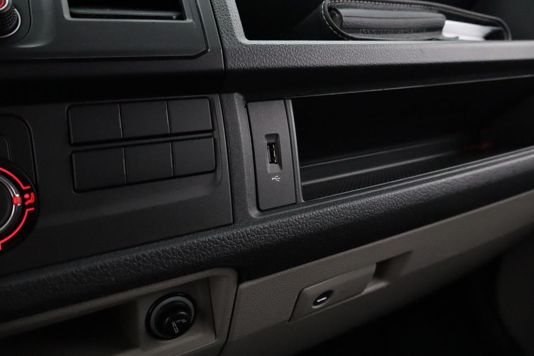 VOLKSWAGEN Transporter 2018
