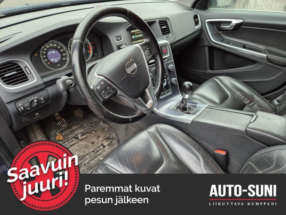 VOLVO V60 2012