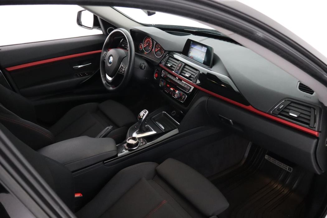 BMW 320 Gran Turismo 2013