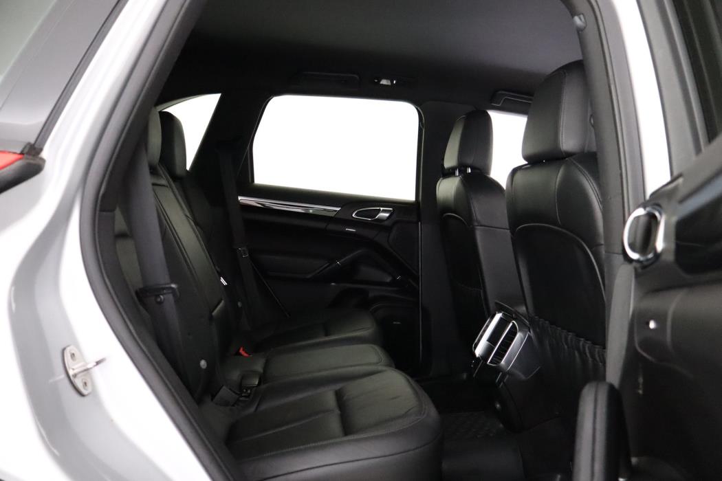 PORSCHE Cayenne 2012