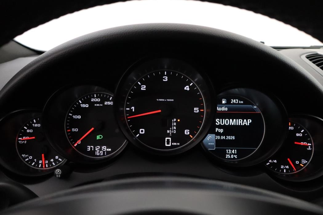 PORSCHE Cayenne 2012