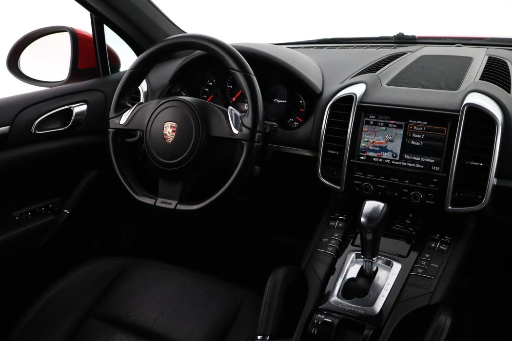 PORSCHE Cayenne 2012