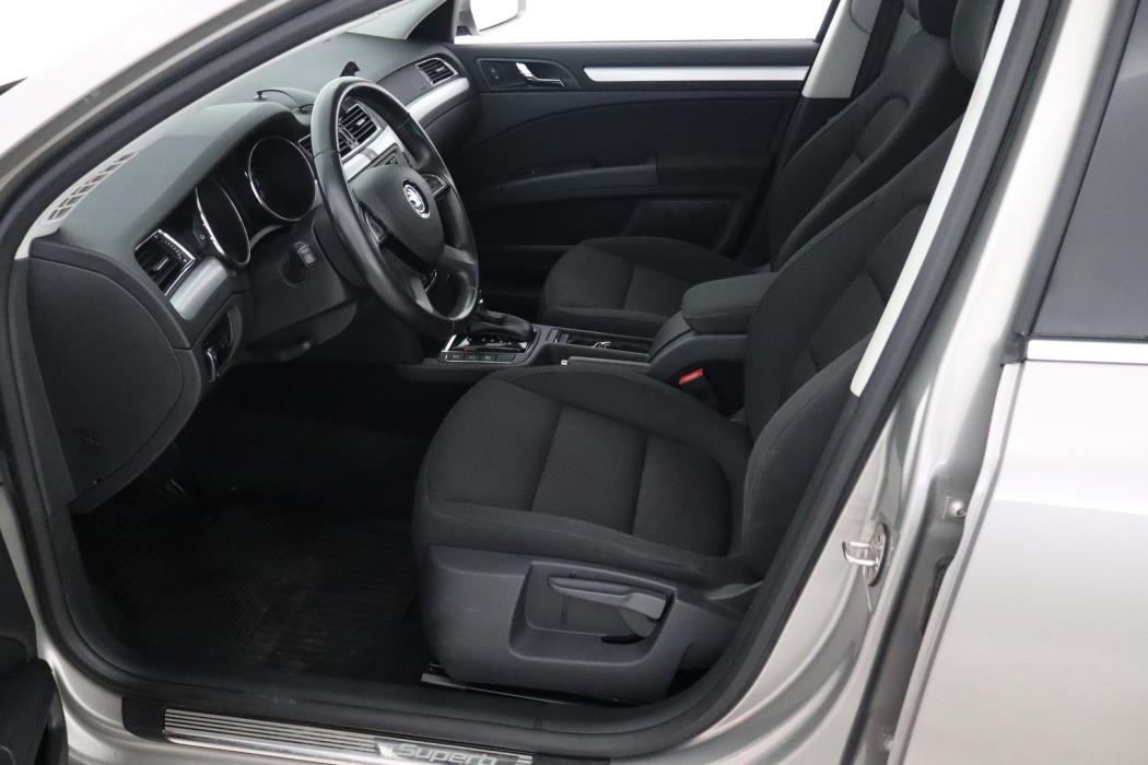 SKODA Superb 2013