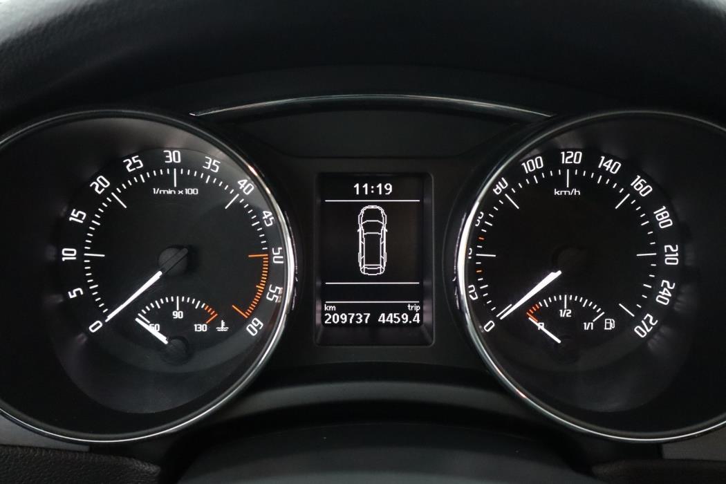 SKODA Superb 2013