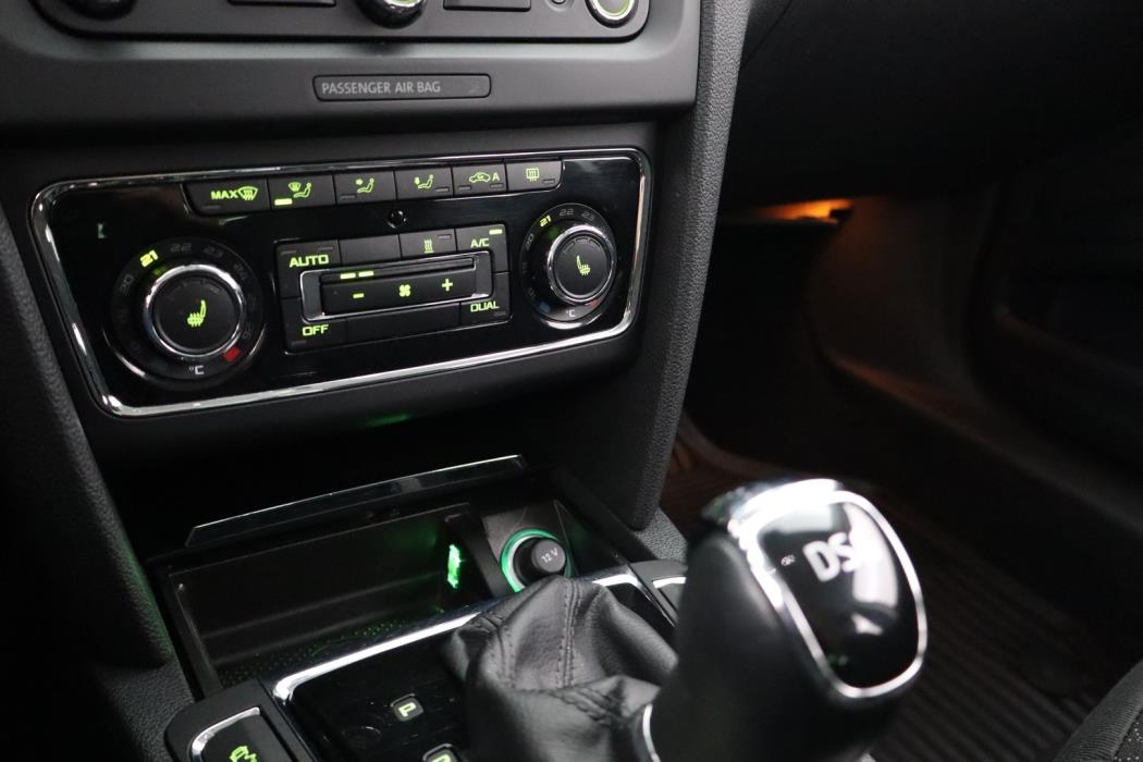 SKODA Superb 2013
