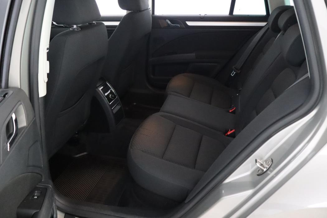 SKODA Superb 2013
