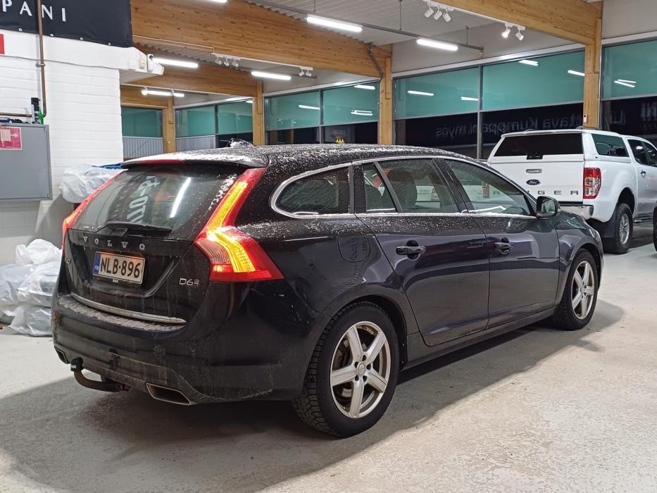 VOLVO V60 2017