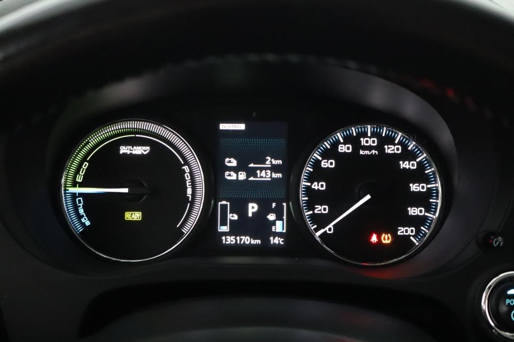 MITSUBISHI Outlander PHEV 2016