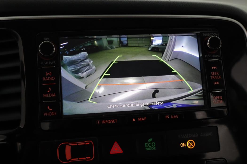 MITSUBISHI Outlander PHEV 2016