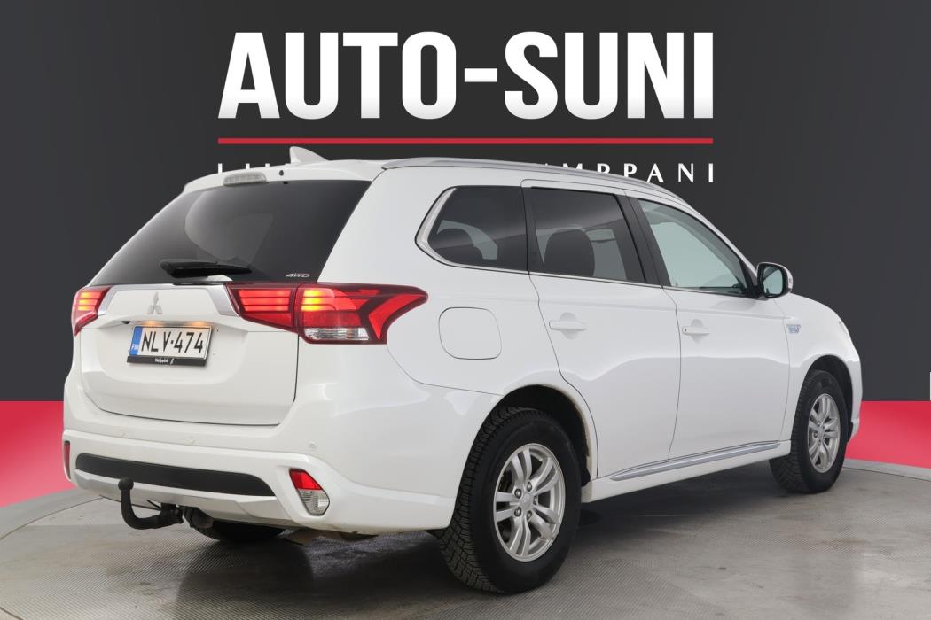 MITSUBISHI Outlander PHEV 2016