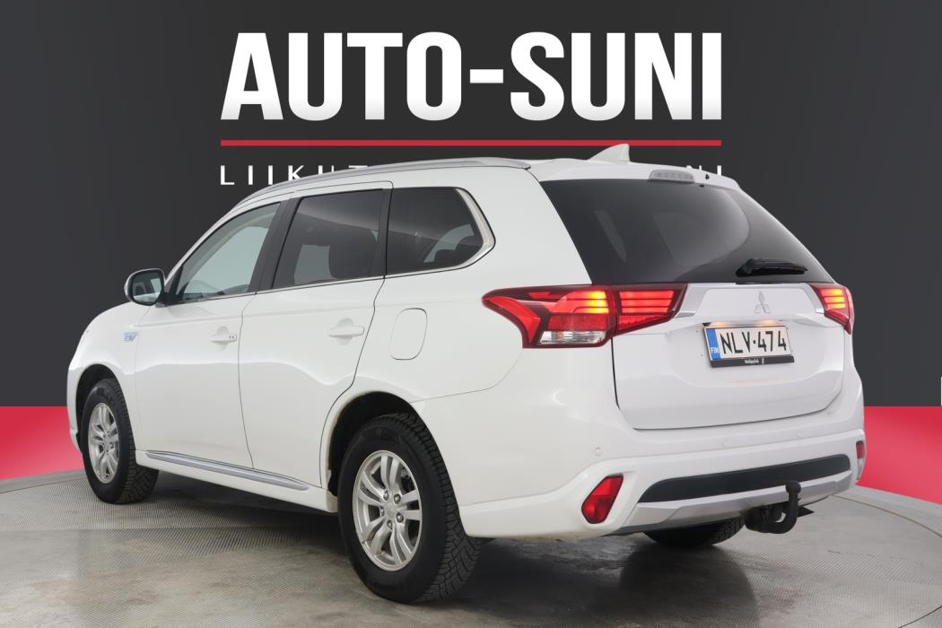 MITSUBISHI Outlander PHEV 2016