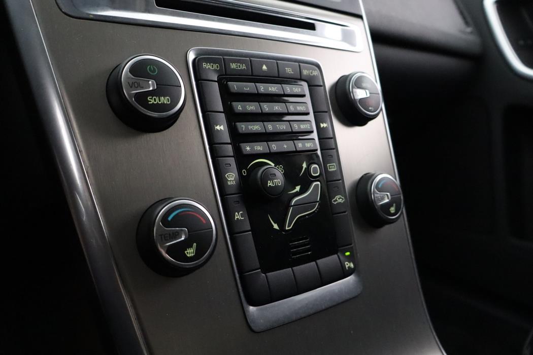 VOLVO XC60 2011