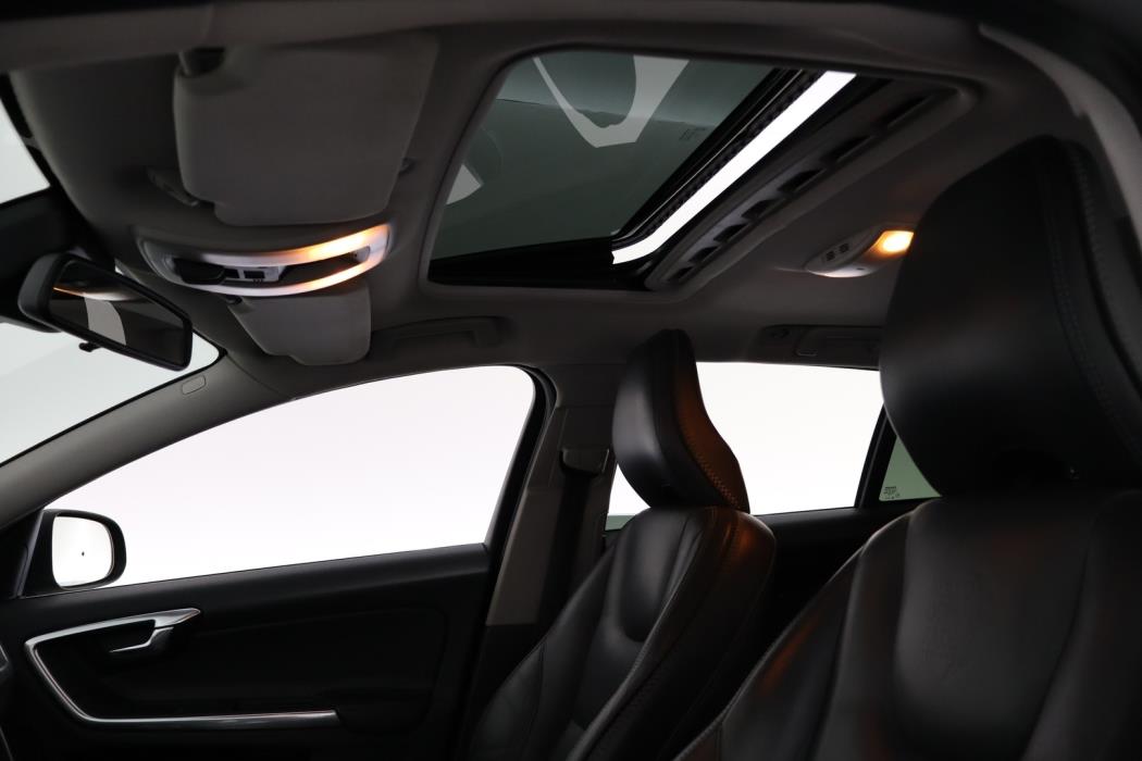 VOLVO V60 2012