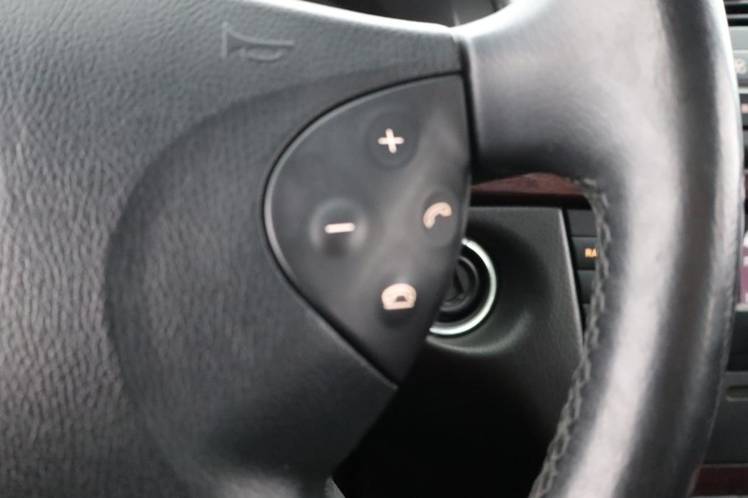 MERCEDES-BENZ E 2005