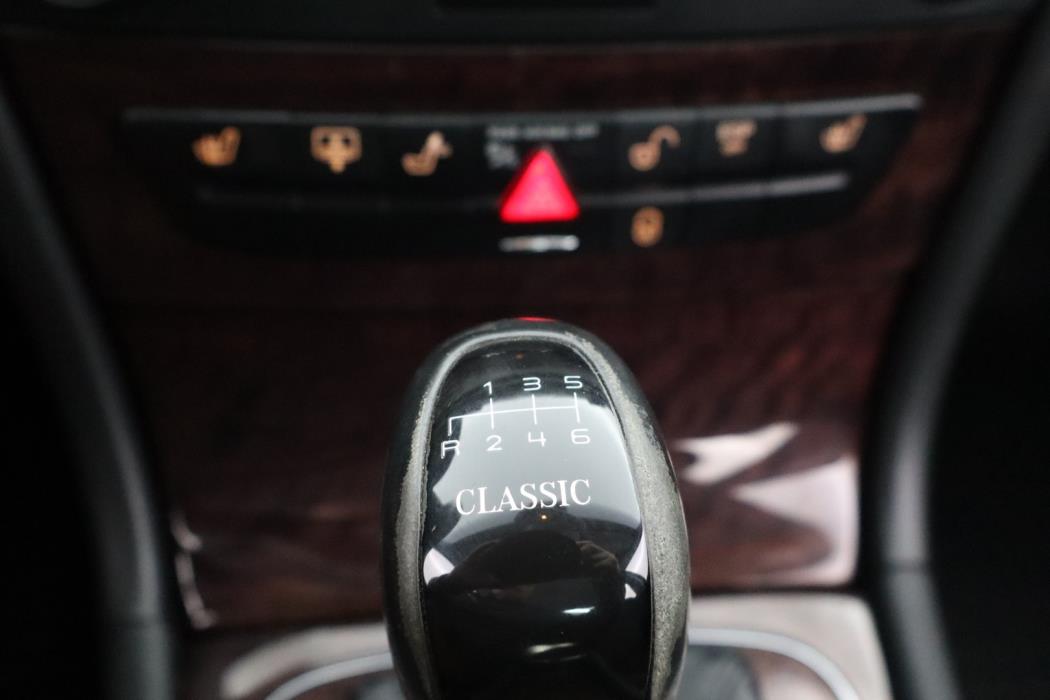 MERCEDES-BENZ E 2005