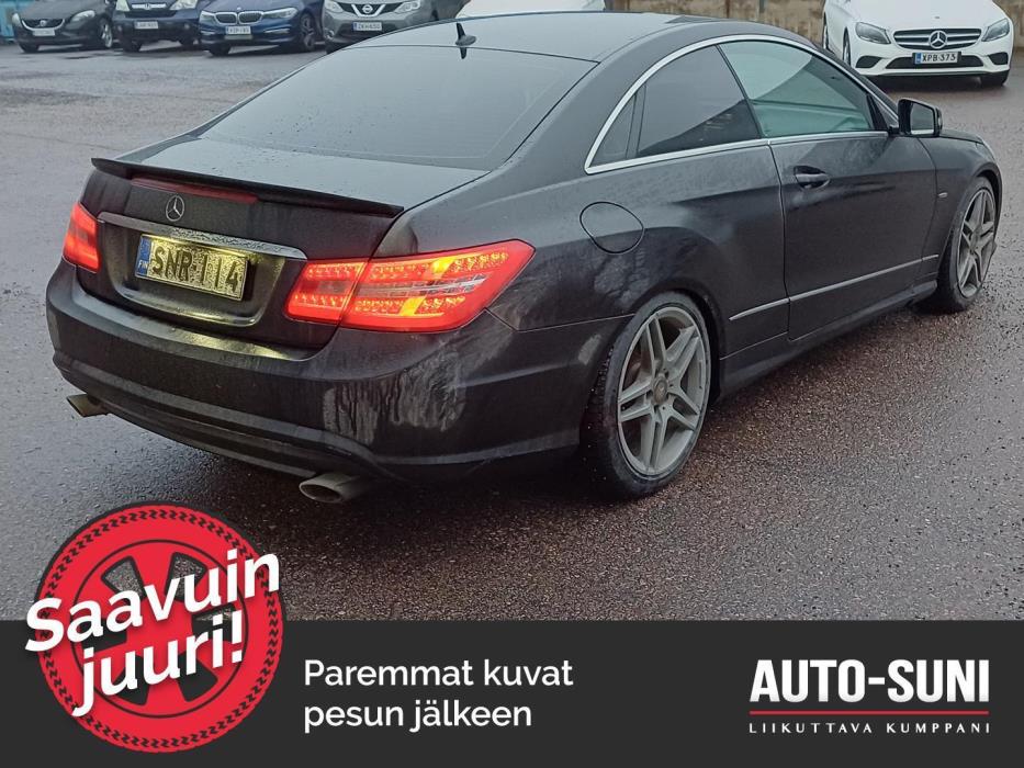 MERCEDES-BENZ E 2011