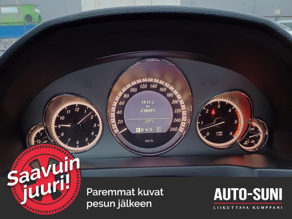 MERCEDES-BENZ E 2011