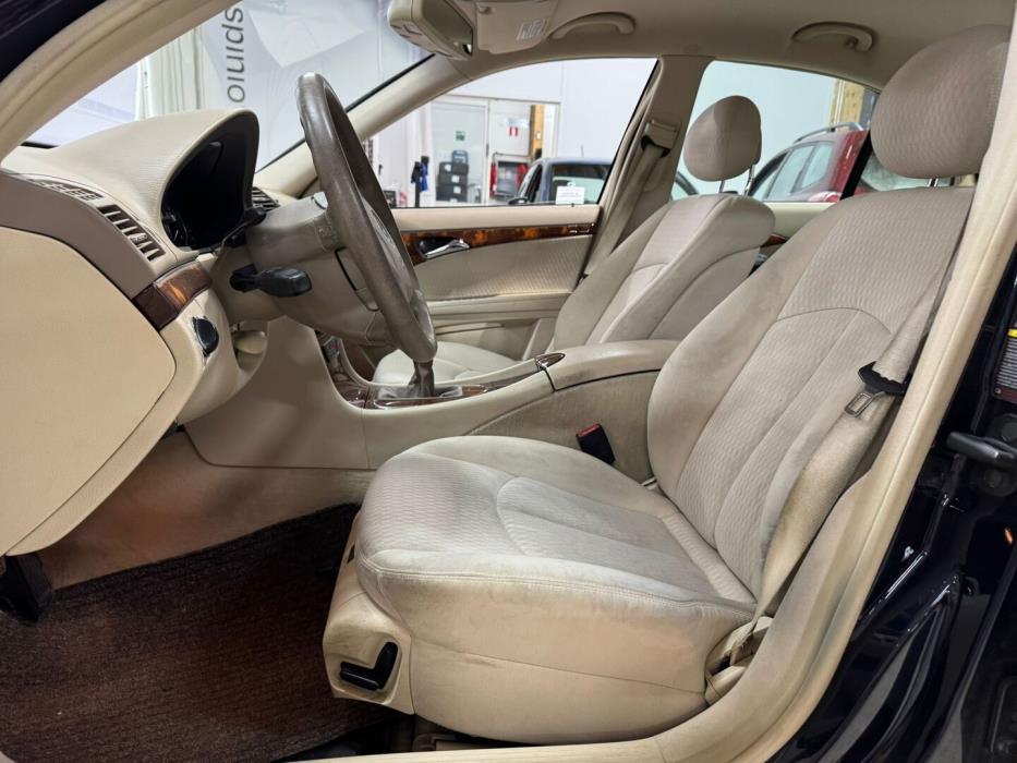 MERCEDES-BENZ E 2004