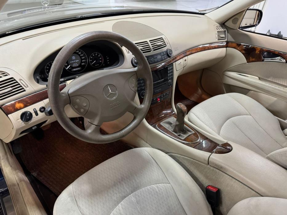 MERCEDES-BENZ E 2004