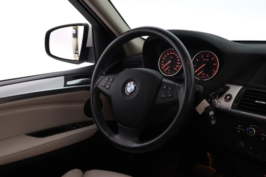 BMW X5 2011
