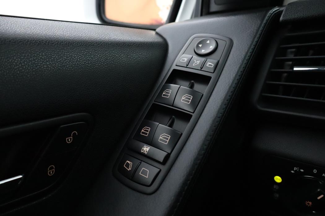 MERCEDES-BENZ R 2006