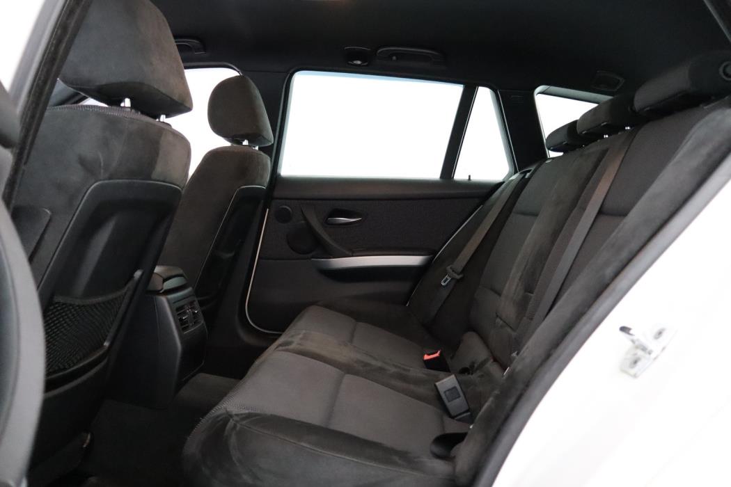 BMW 325 2008