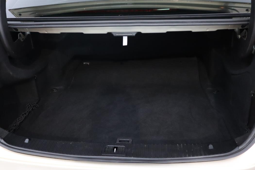 MERCEDES-BENZ E 2012