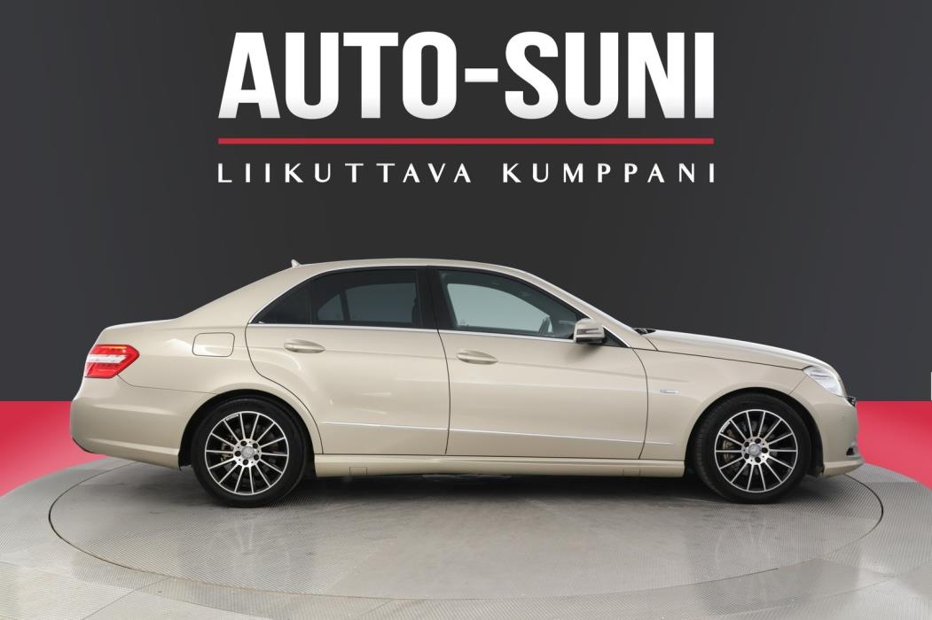 MERCEDES-BENZ E 2012