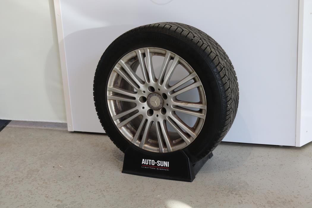 MERCEDES-BENZ E 2012