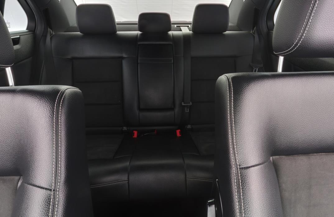 MERCEDES-BENZ E 2012