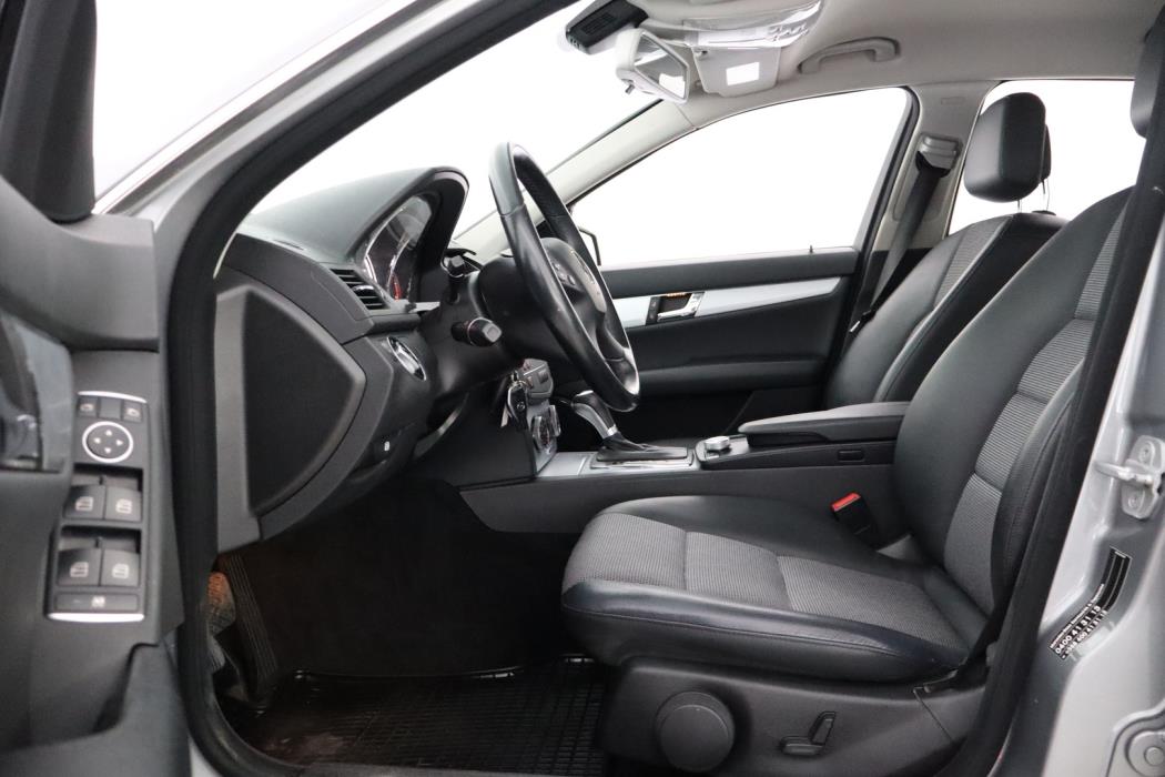 MERCEDES-BENZ C 2011