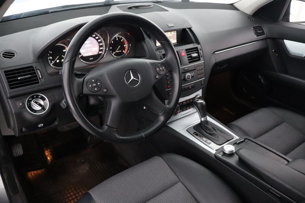 MERCEDES-BENZ C 2011