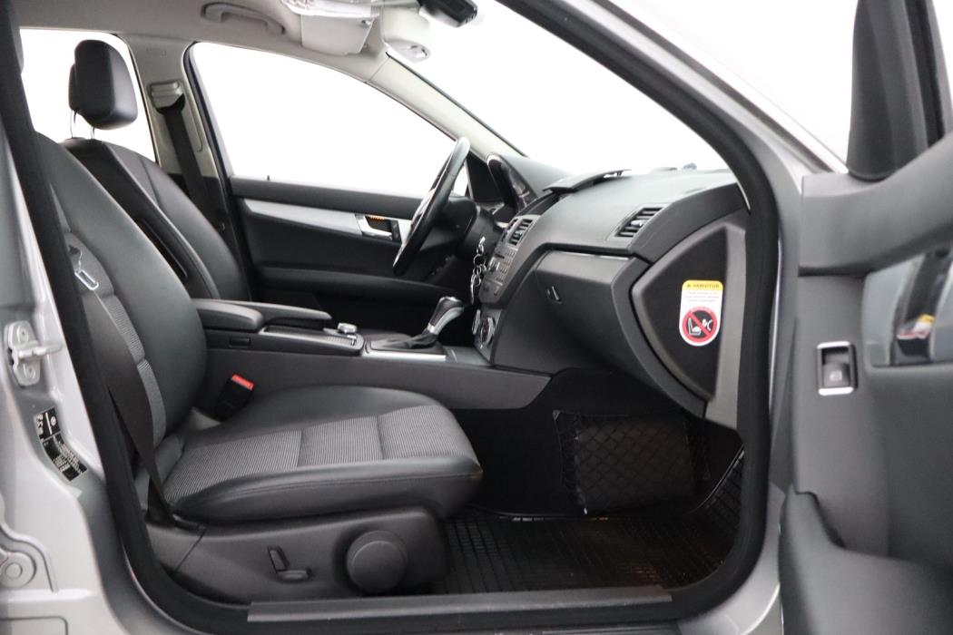 MERCEDES-BENZ C 2011