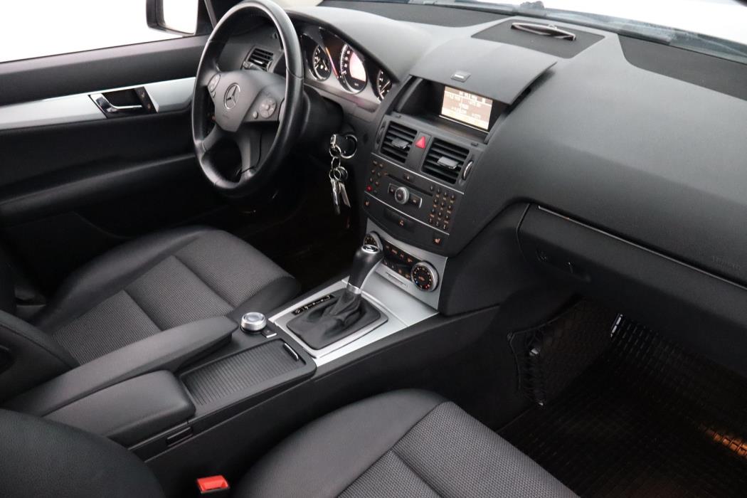 MERCEDES-BENZ C 2011
