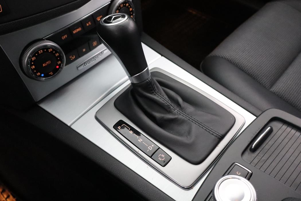 MERCEDES-BENZ C 2011