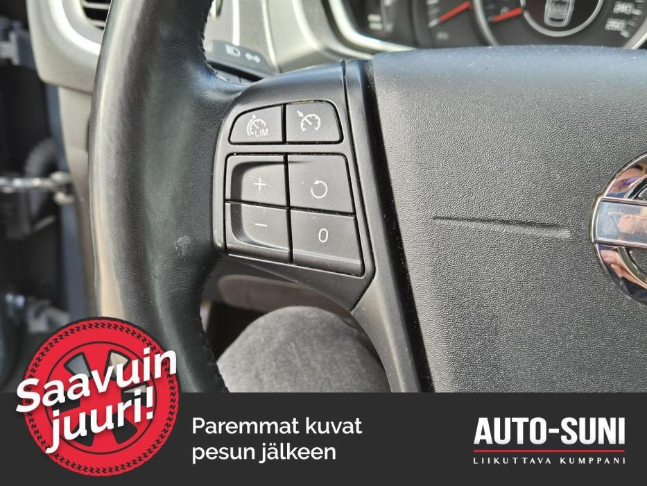 VOLVO V40 2013