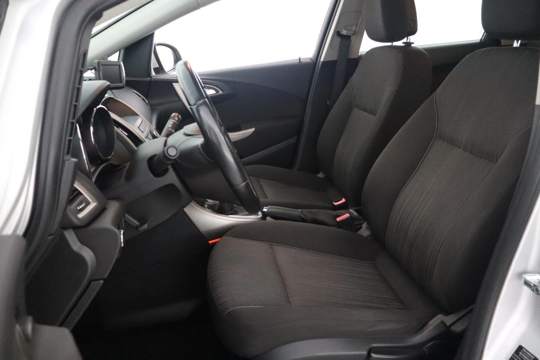 OPEL Astra 2012