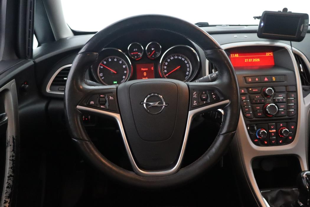 OPEL Astra 2012