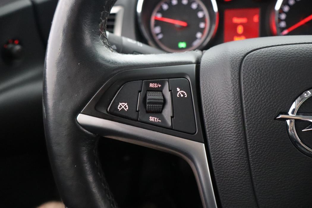 OPEL Astra 2012