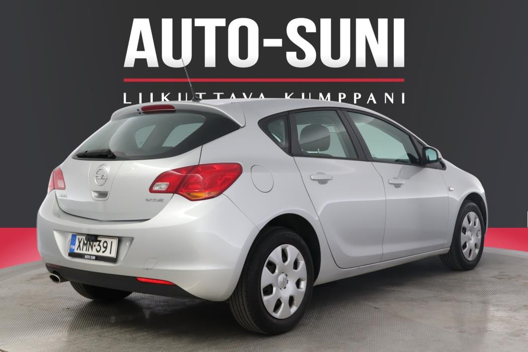 OPEL Astra 2012