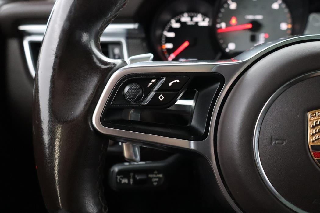 PORSCHE Macan 2015